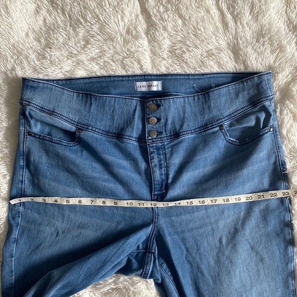 Lane Bryant High-Rise Sateen 3-Button Jegging - Picture 9 of 9